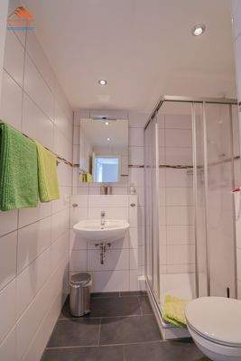 DG - Wohnung 1 - Badezimmer