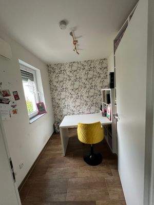 OG: weiteres Zimmer als Ankleide, Büro, Hobbyraum