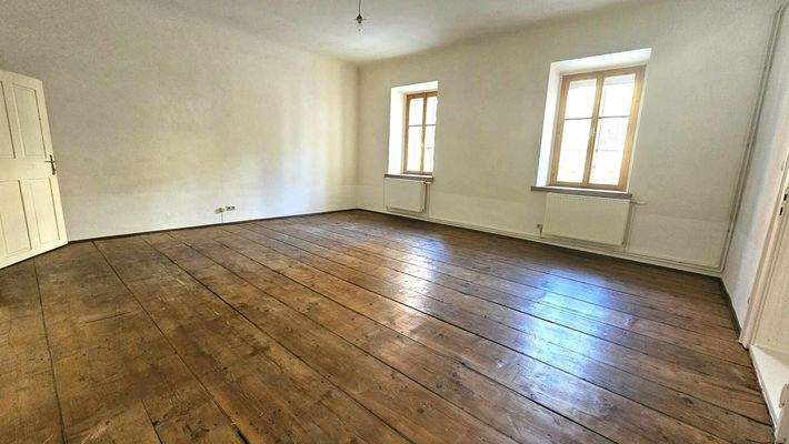 großes Wohn-/Schlafzimmer