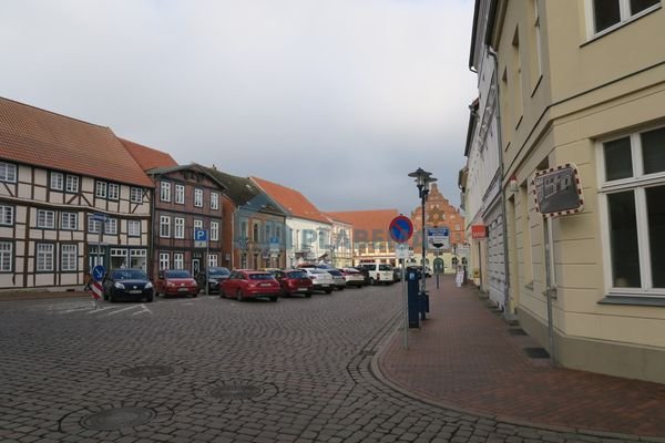 002.00-Objektansicht-Markt
