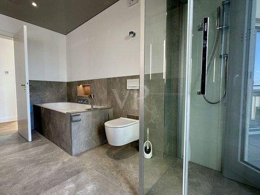 Badezimmer mit verschiedenen Rafiness