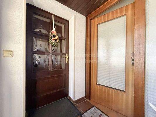 Eingang Einlieger- und Hauptwohnbereich