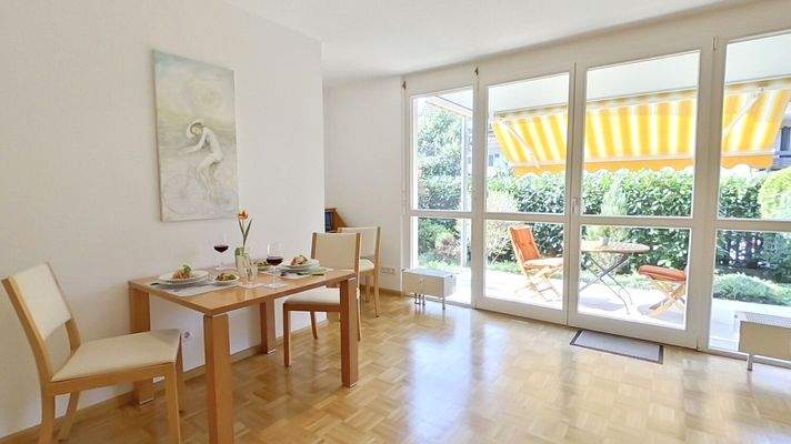 Essplatz mit Homeoffice-Nische