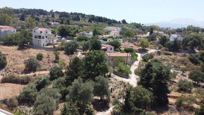 Kreta, Sellia Chania: Grundstück zum Verkauf im Dorf Sellia