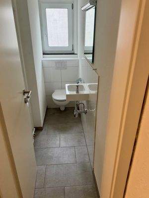 Ausgelagertes Gäste WC.jpg