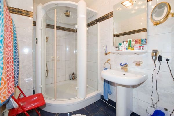 Badezimmer EG