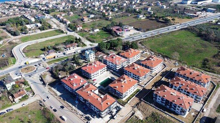 Real Estate in Complex with Sea View and Pool in Yalova Altınova