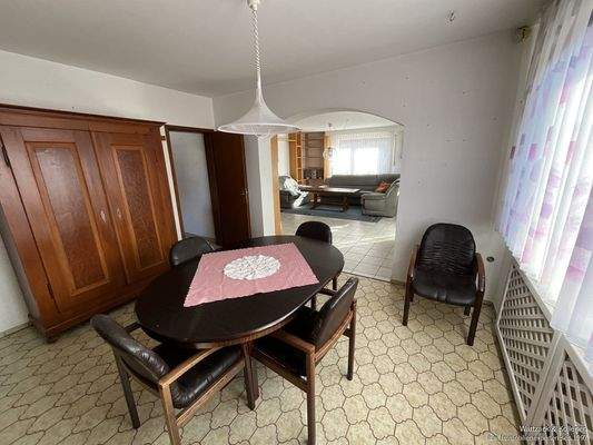 eigener Essbereich mit viel Licht