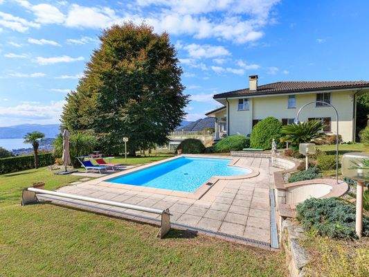 Villa mit Pool