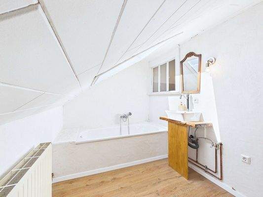 Ein-/ Zweifamilienhaus in Wadgassen