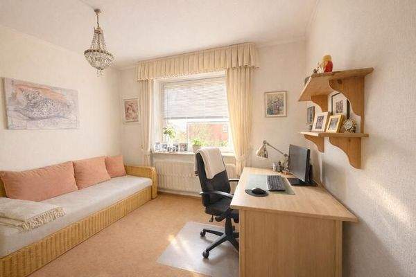 Arbeits- oder Kinderzimmer
