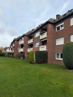 Hausansicht Balkon.jpeg