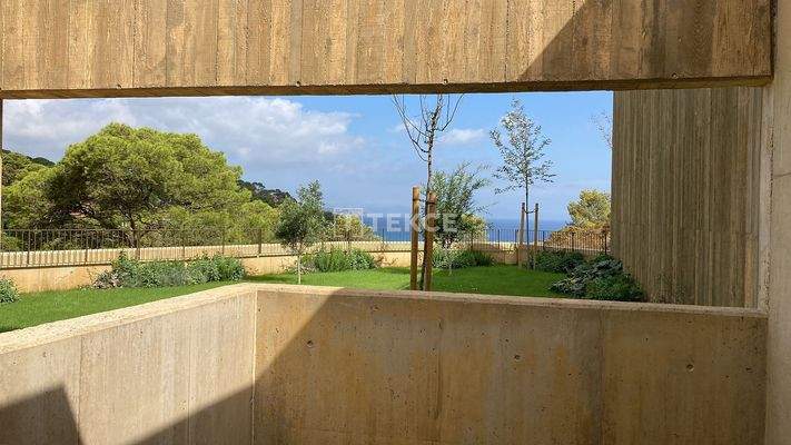 Luxury Beachfront Apartments Surrounded by Nature in Begur