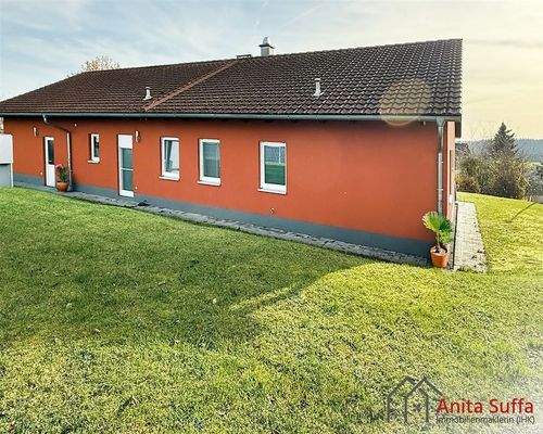 gesamte Hausrückseite