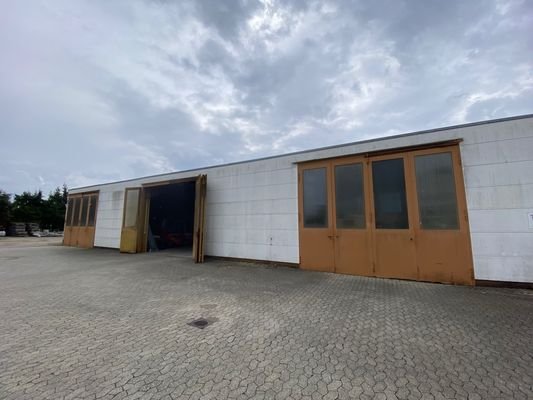 Hallenzufahrt