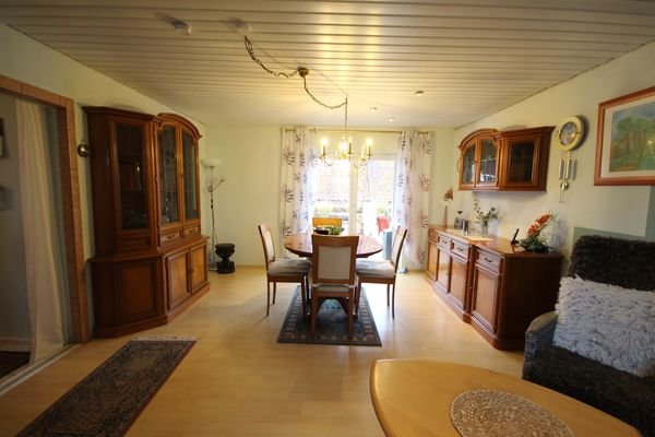 Wohnzimmer OG mit Blick zum Ausgang Dachterrasse