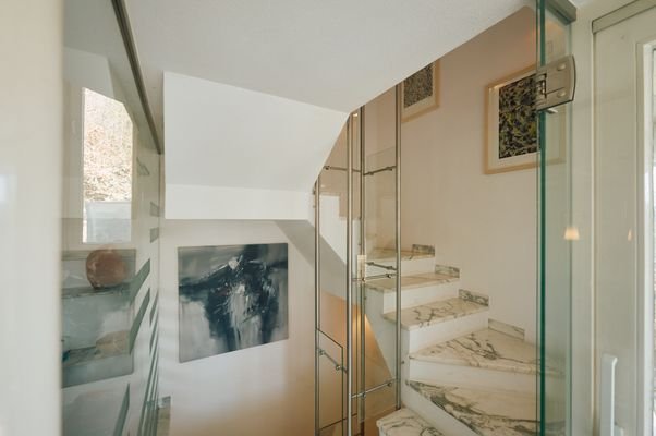Erdgeschoss, Treppenhaus ins Dachgeschoss