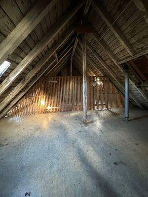 Dachboden im Mehrfamilienhaus