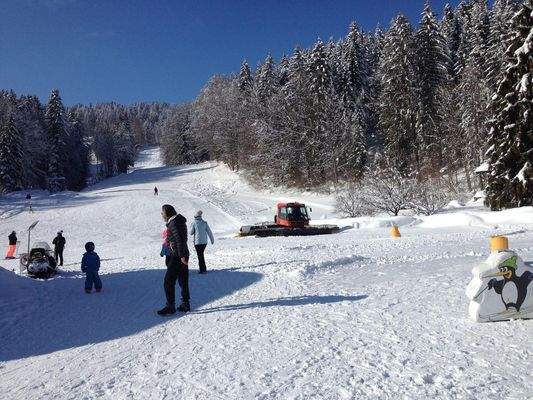 Skilift und Langlaufloipen