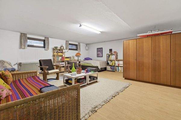 Hobby- oder Gästezimmer im Untergeschoss