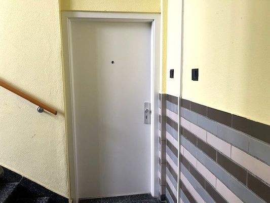 Wohnungseingang Treppenhaus