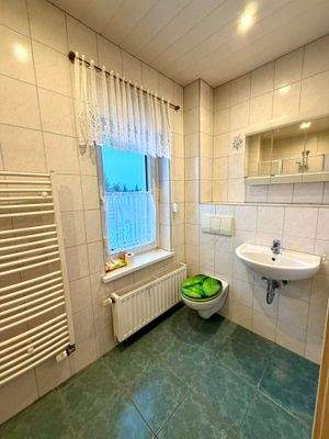 Bad inkl. Dusche im EG