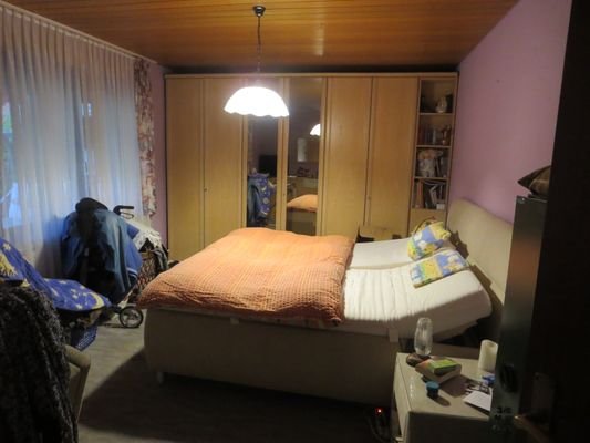 Schlafzimmer UG