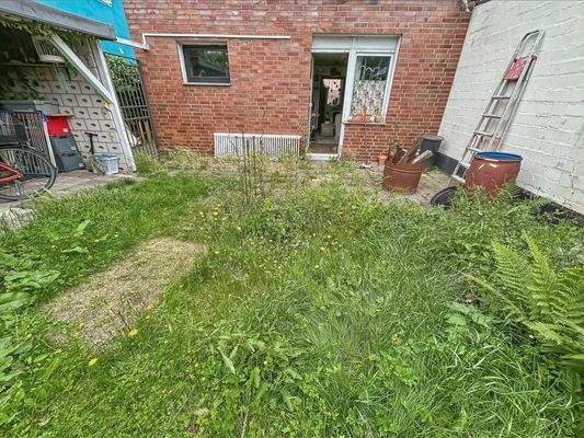 Garten und Rückansicht