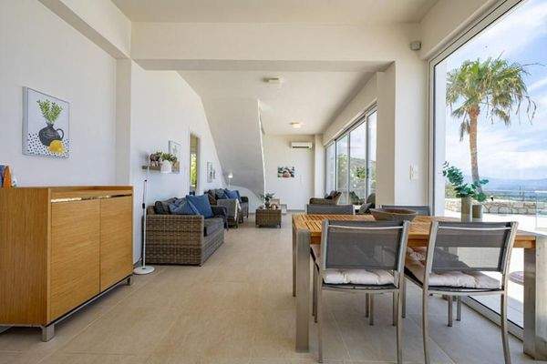 Kreta, Kokkino Chorio: Exotische Villa mit Panoramablick auf das Meer zu verkaufen