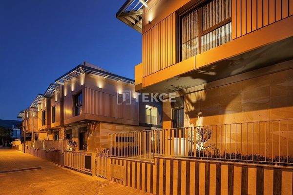 Seaview Villas with Private Gardens in İzmir Güzelbahçe