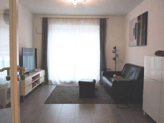 Blick ins Wohnzimmer (Einrichtungsbeispiel).JPG