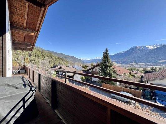 Balkon mit Blick über das Inntal