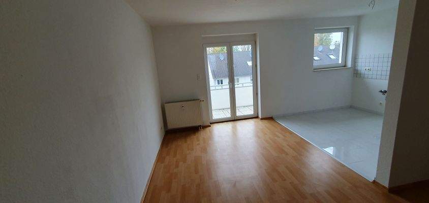 Küche und Wohnzimmer