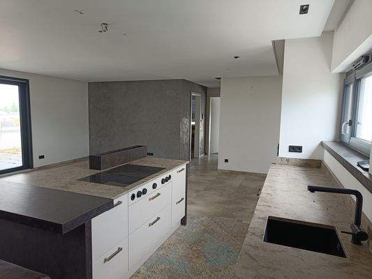 Küche mit Kochinsel 