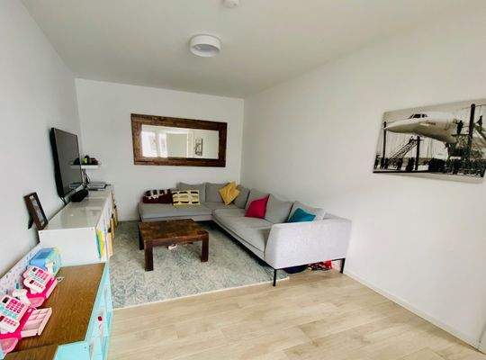 Arbeits-/Schlafzimmer