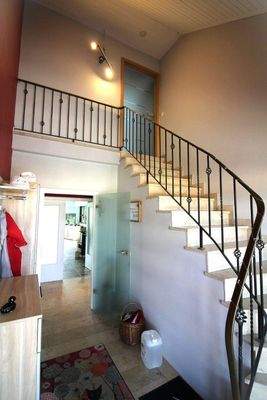 Eingangsbereich mit Treppe ins Obergeschoss