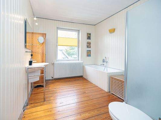 Tageslichtbad (OG rechts)