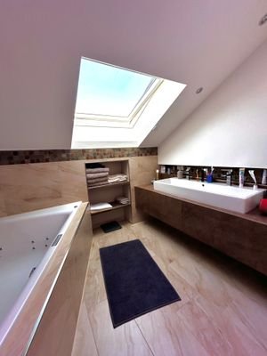 Bad mit Wanne
