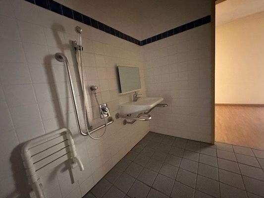 Rollstuhlgerechter Waschtisch