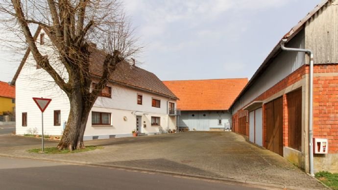 Immobilie für Tierliebhaber- Großes Anwesen mit Wiesenflächen in Holzmühl