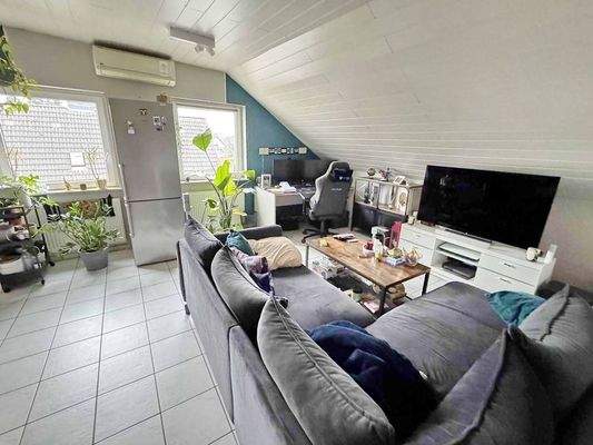 DG links (wohnlich ausgebaut)