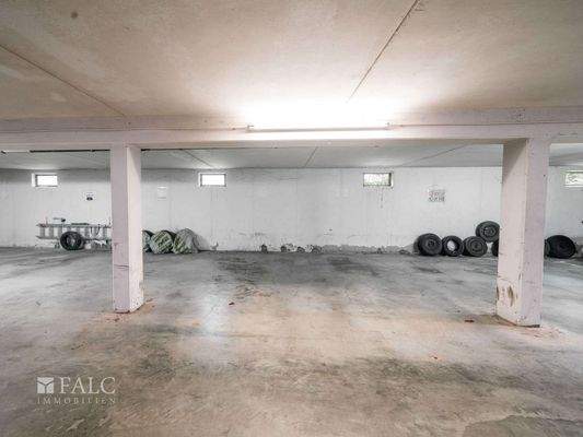 Tiefgaragenplatz