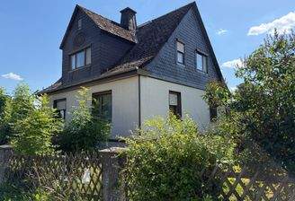 seitliche Hausansicht
