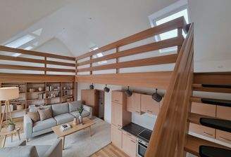 Galerie und Wohn-/ Essbereich - (KI generiert)