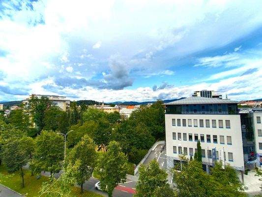 Aussicht Wohnzimmer - Wohnung - Klagenfurt - Kaufen