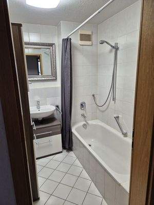 e4c295f3-2b89-4b22-bd6c-f9a0b2f70b0c