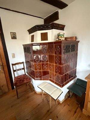 Kachelofen im Esszimmer
