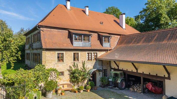 Mühlengebäude Eingang mit Biberschwanzdach