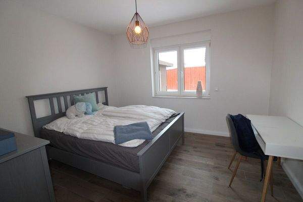 11 - Schlafzimmer oder Büro Erdgeschoss