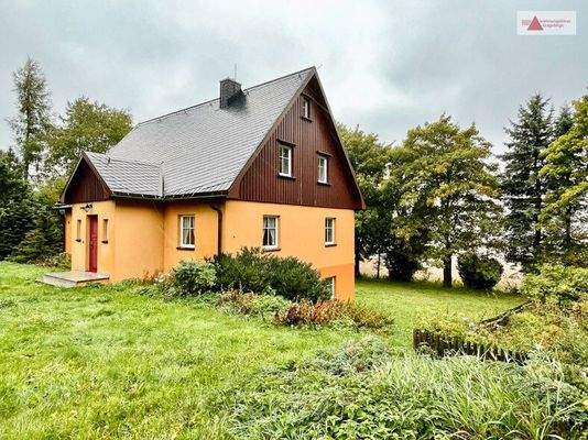 Giebelansicht und Vorhaus